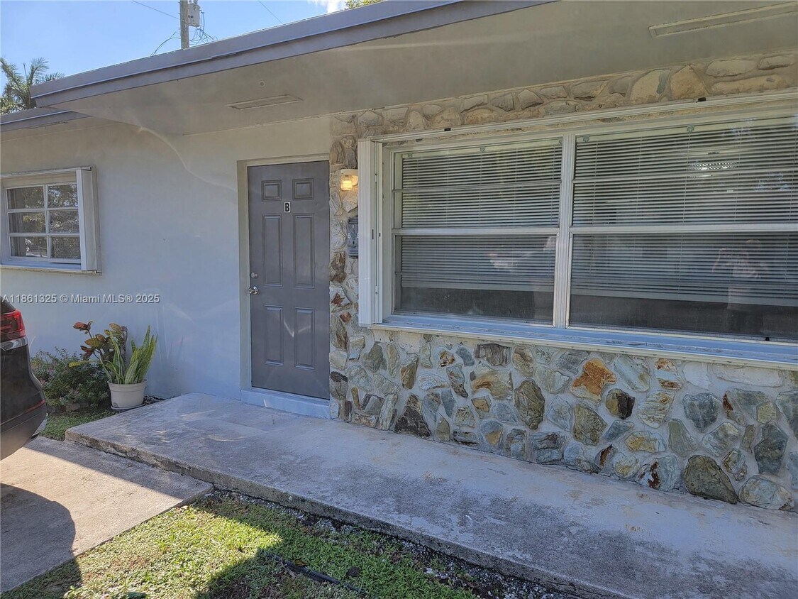 Foto principal - 201 SW 9th St
