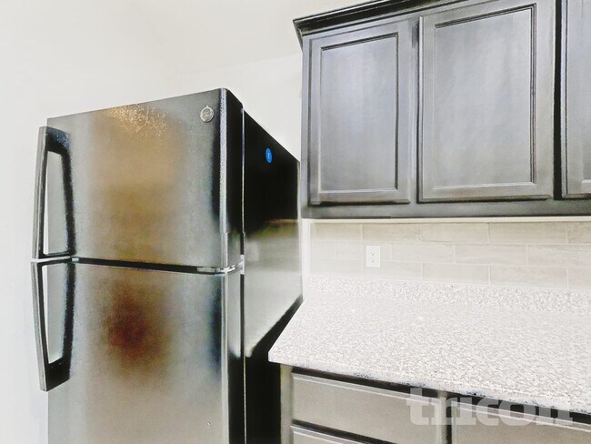 Building Photo - 1807 Kings Cross Dr