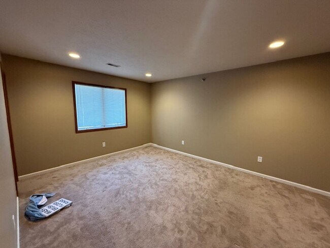 Foto del edificio - 102-116 Goldenrod Dr.