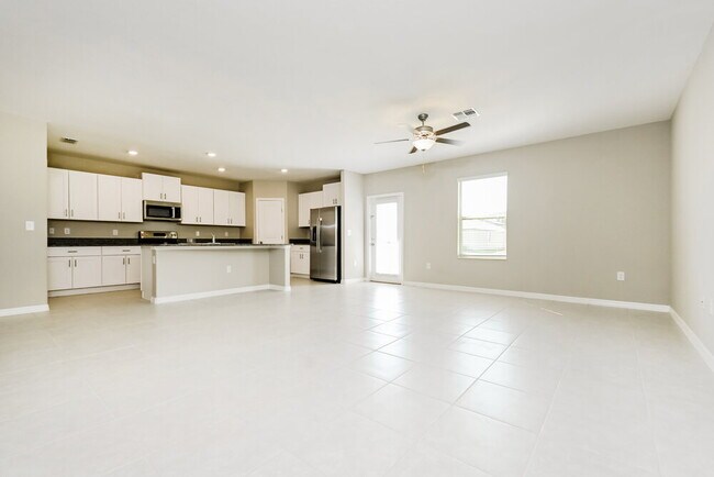 Building Photo - 2277 Jungle Dr