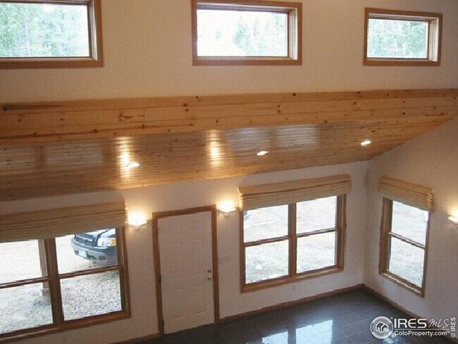 Foto del edificio - 3 Bedroom Single Family Home in Golden