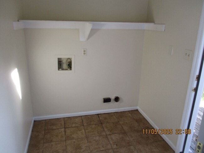 Building Photo - Pelham Drive, 162-A