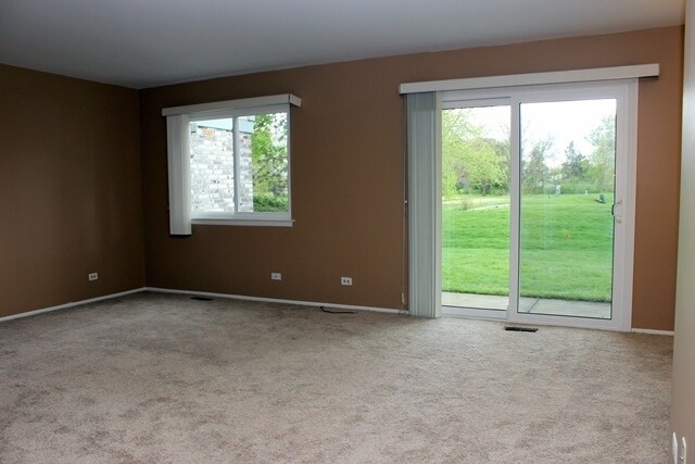 Foto del edificio - 211 Blossom Ct