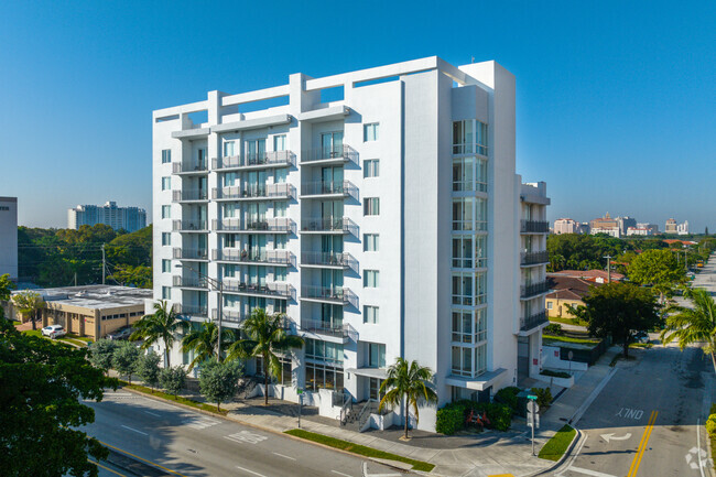 1710 SW 27th Ave - Roami at Grove27