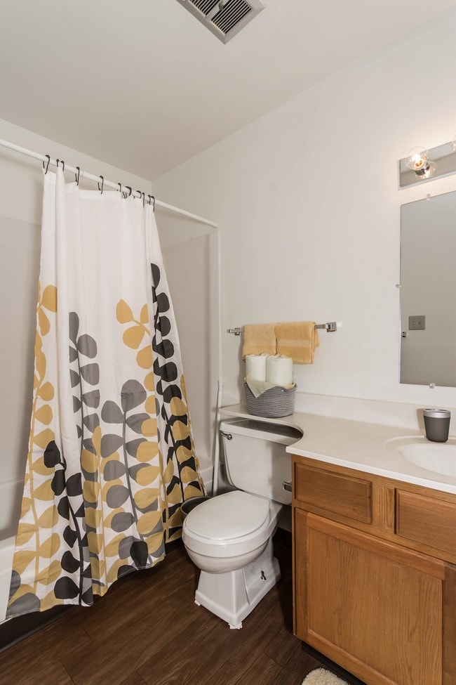 Bristol Park - Columbia West Apartment Community