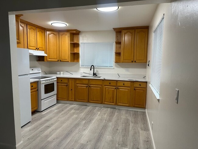 Photo - 5200 Snow Dr Apartment