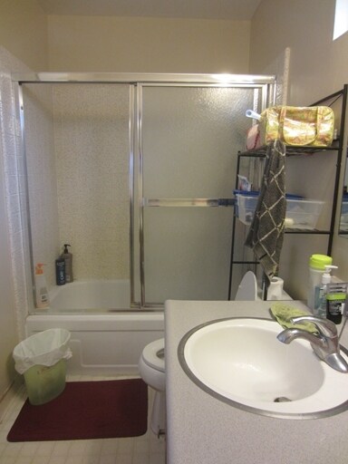 Bathroom - 1070 Topaz Ave