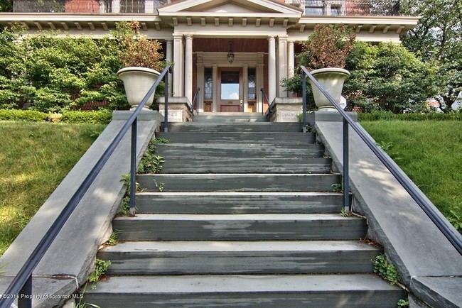 Foto del edificio - Carlisle House