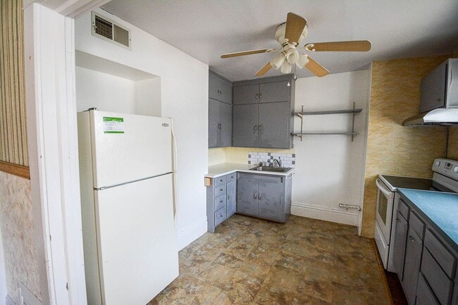 Building Photo - 209 S Pearl St