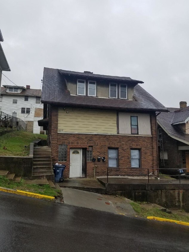 664 Spruce St Unit 2, WV 26505 Apartments in WV
