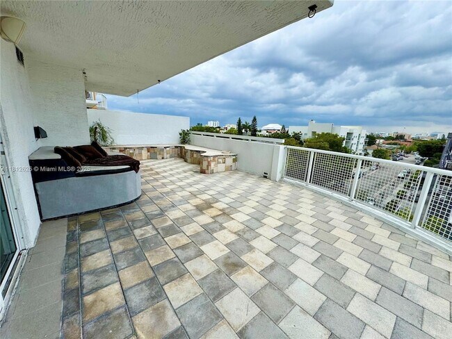Foto del edificio - 900 SW 8th St