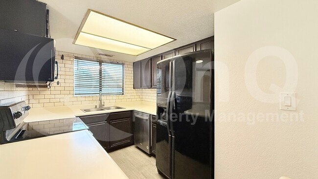 Foto del edificio - 1800 W Elliot Rd