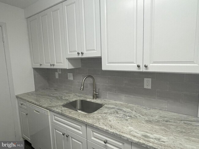 Building Photo - 503 Cypress Point Cir