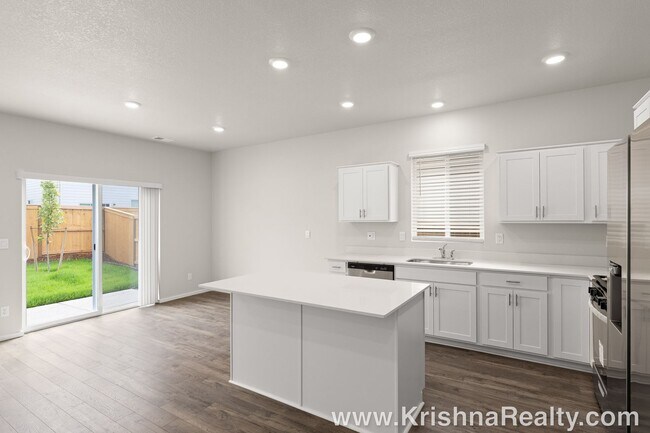 Foto del edificio - Beautiful 4 BD* 2.5 BA* **NEW** CONSTRUCTI...