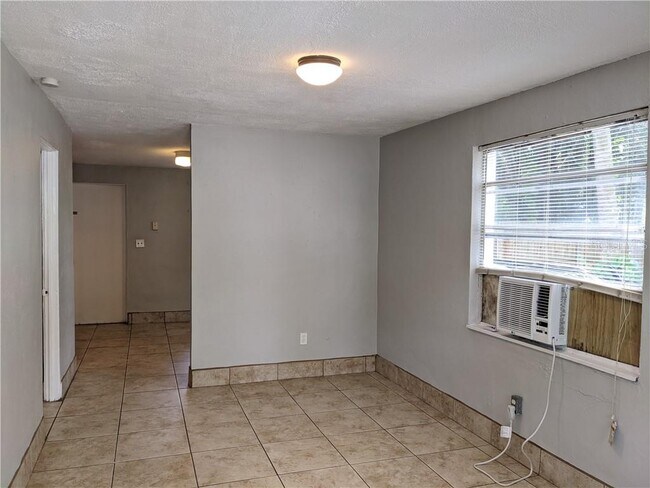 Foto del edificio - 240 E Martin Luther King Jr Dr