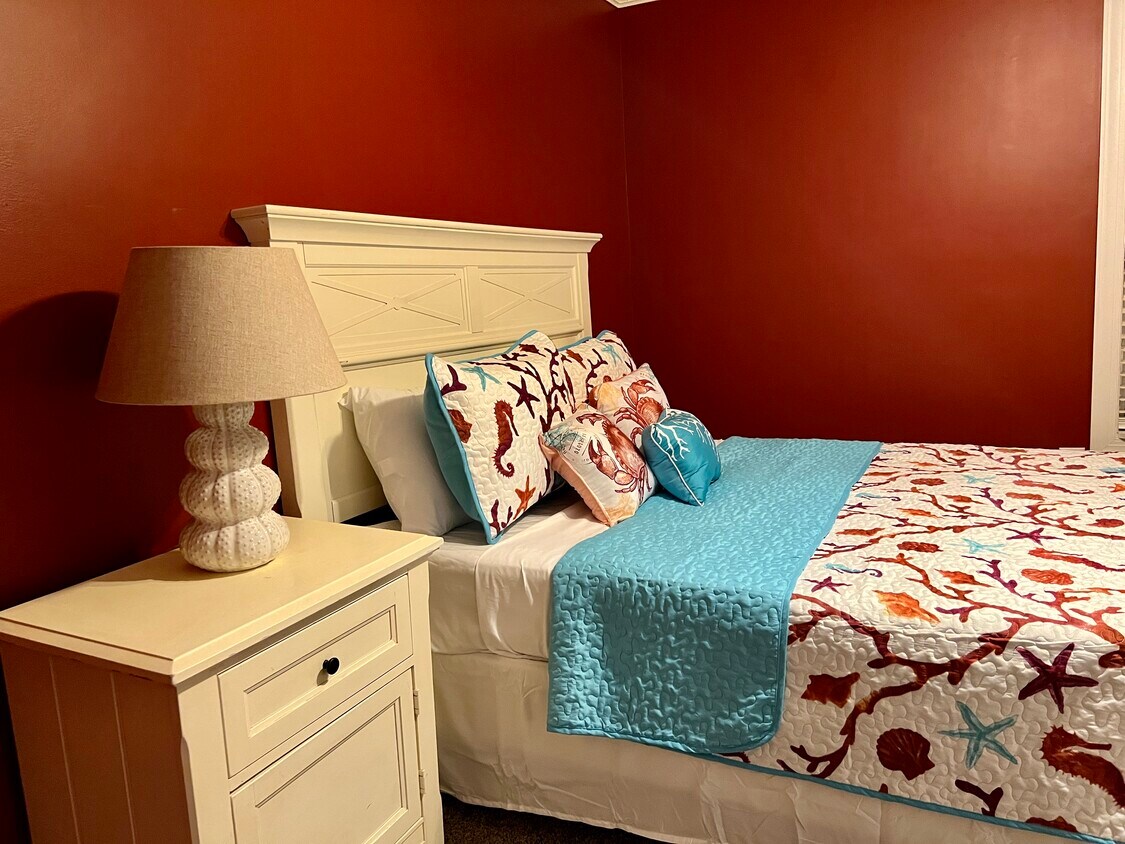 401 N Cromwell Rd Unit O, Savannah, GA 31410 Condo for Rent in