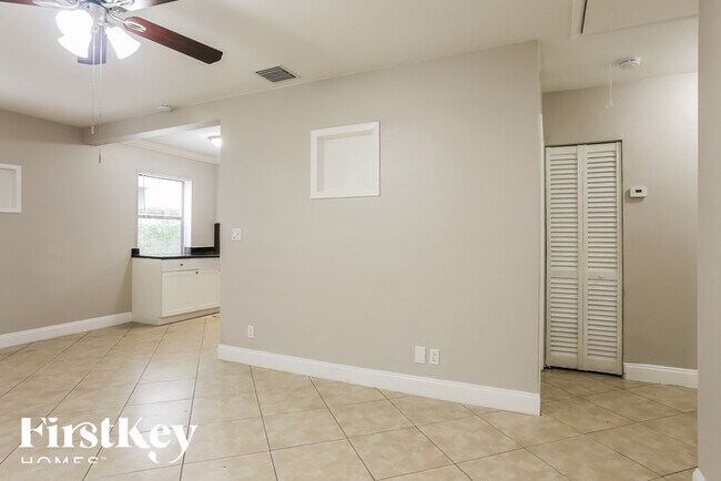 Foto del edificio - 1204 NW 3rd Ave