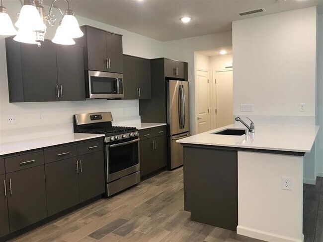 Foto del edificio - Centrally located in Clovis and close to o...