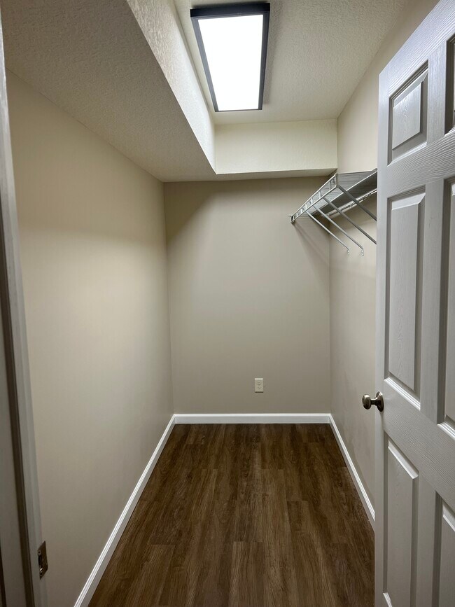 Foto del edificio - 4600 Grand Ave
