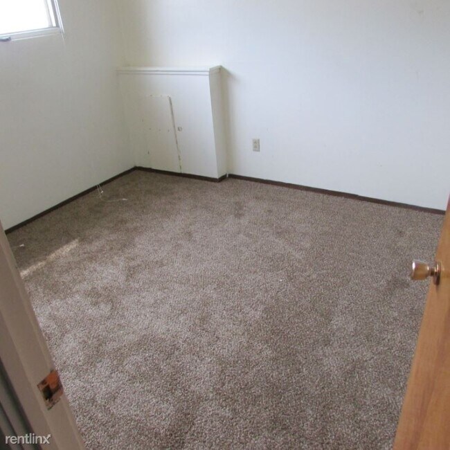 Building Photo - 2 br, 1 bath Apartment - 1120 10th Ave. NW
