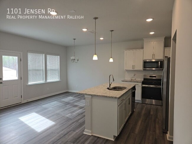 Building Photo - 1101 Carr Rd