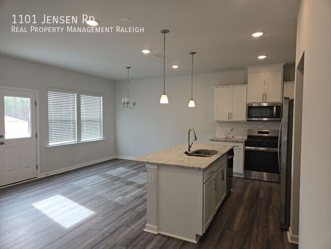 Building Photo - 1101 Jensen Rd-