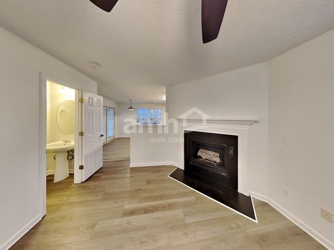 Building Photo - 135 Oak Grove Pl