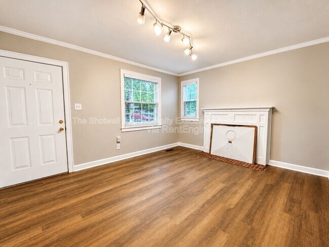 Foto del edificio - 2540 Larkwood Ln