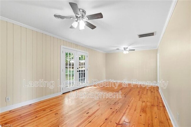 Building Photo - 4850 Ellen Ave