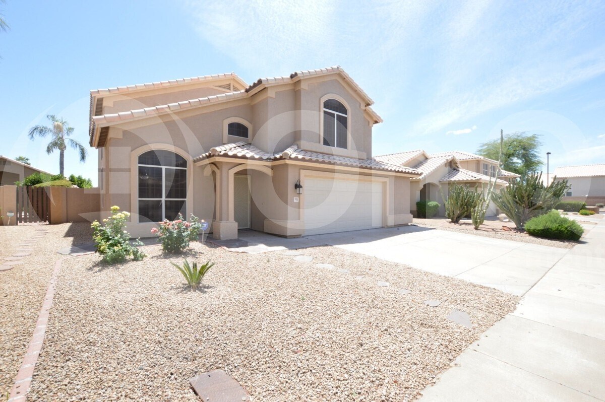 Foto principal - 9325 E Pershing Ave
