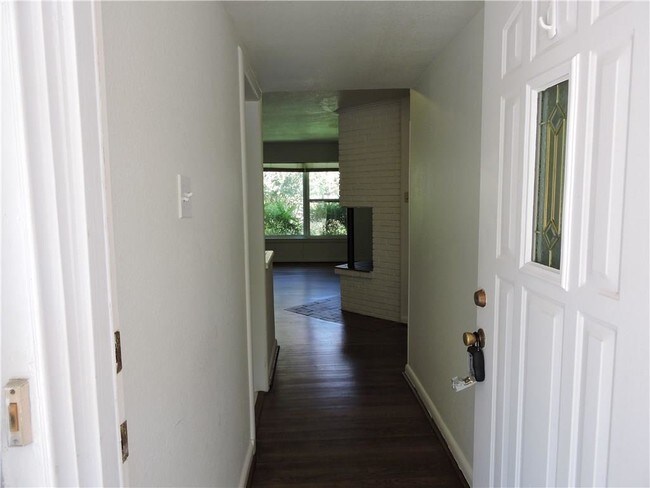 Building Photo - 6419 Del Norte Ln
