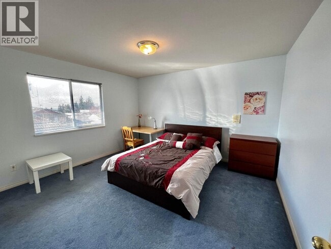 Building Photo - 4864 Watling St