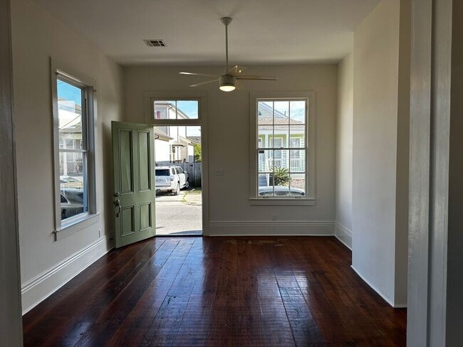 Building Photo - 1527 Reverend John Raphael Jr Way