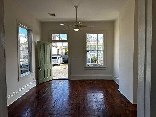 Foto del edificio - 1527 Reverend John Raphael Jr Way