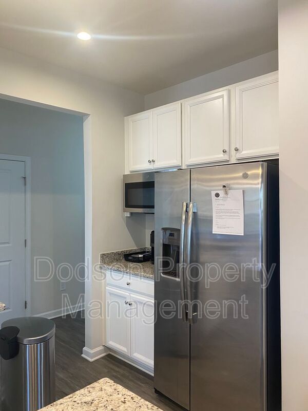 Foto del edificio - 4381 Kenmare Ln