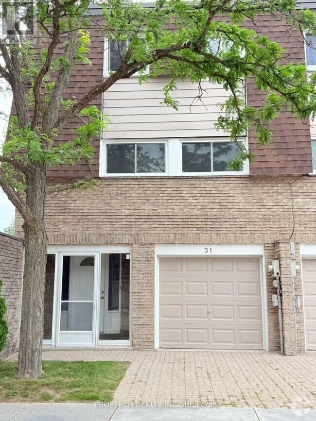 Building Photo - 653-653 Village Pkwy