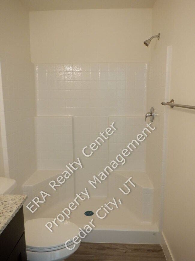 Foto del edificio - Move-in Bonus! - 3 bedroom - 2 Bath - Single Level Twin Home
