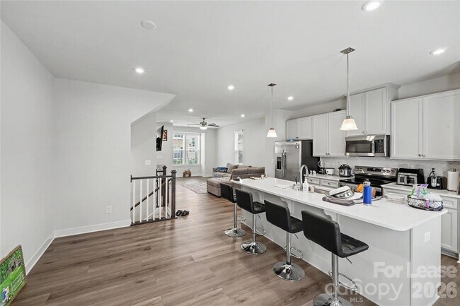 Foto del edificio - 9330 Mallard Mls Dr