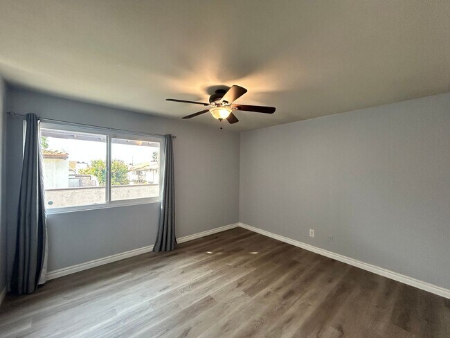 Building Photo - Beautiful 3BD/2BA W/ A/C, In-Unit Laundry, and Reserved Parking in Santee!