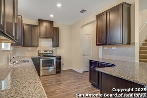 Foto del edificio - 1331 Hawk Ct