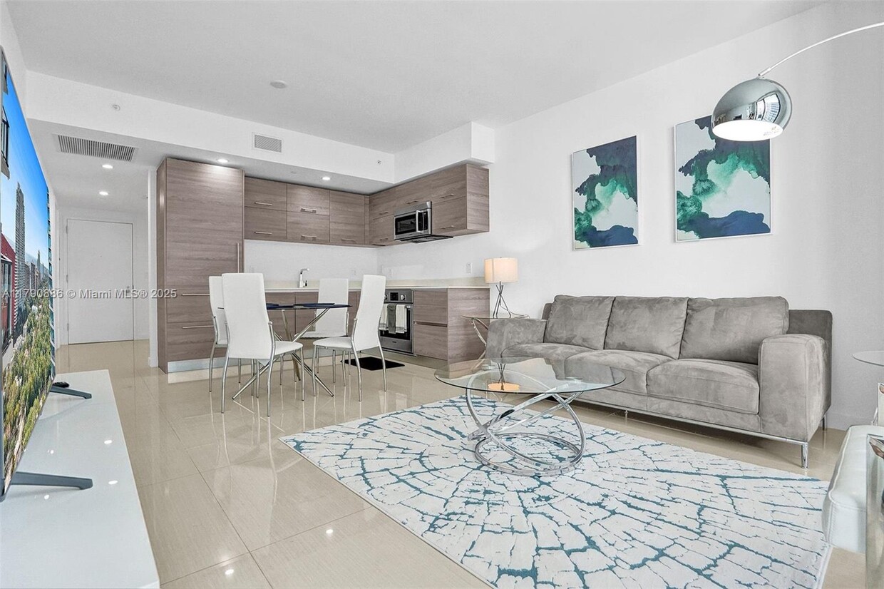 Foto principal - 1300 S Miami Ave