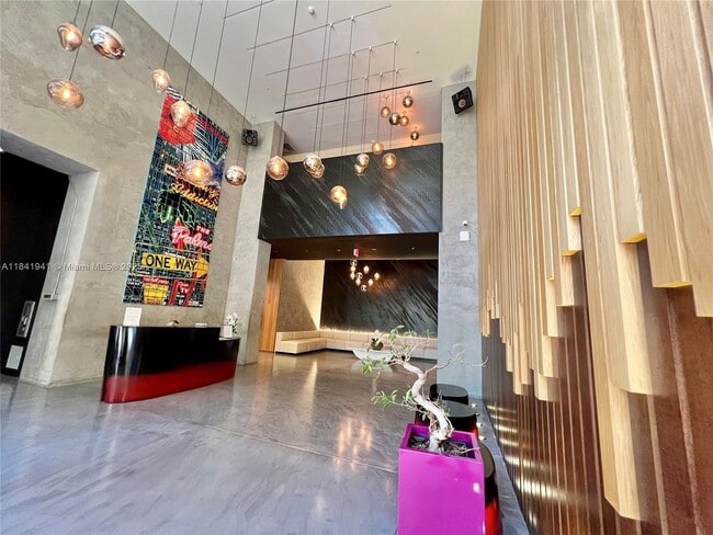 Foto del edificio - 151 SE 1st St