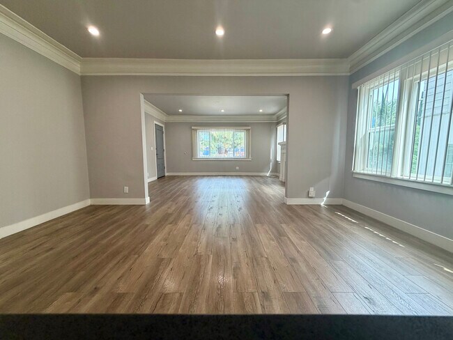 Foto del edificio - 2059 N Vermont Ave