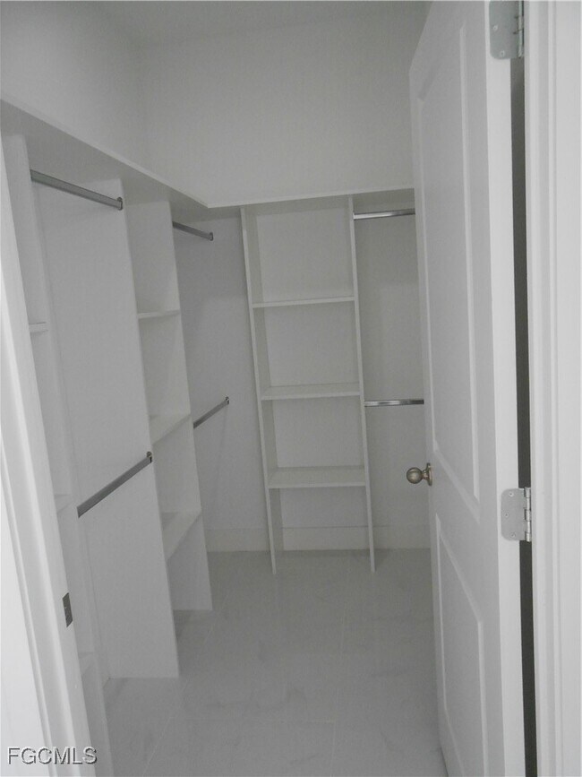 Building Photo - 6033 Kumquat Cir