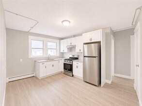 Building Photo - 1003 Atwells Ave