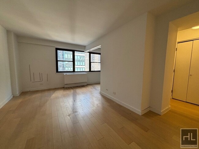 Building Photo - East 39th Street