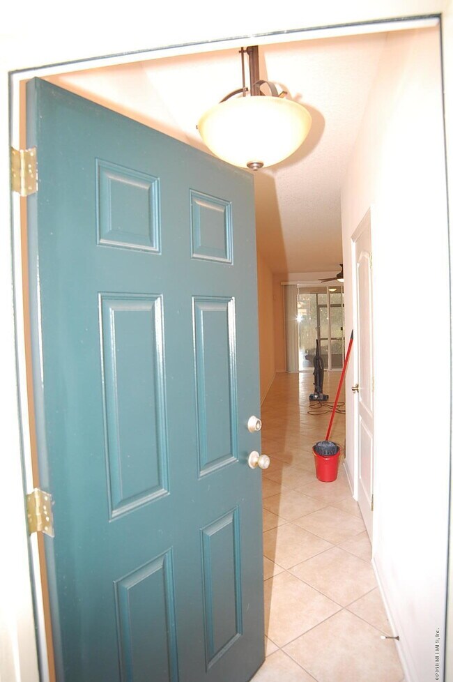 Building Photo - 6182 Bartram Village Dr