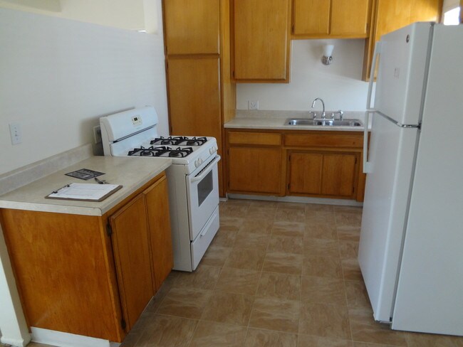 Foto del edificio - Spacious Top Floor Unit Close to Nightlife