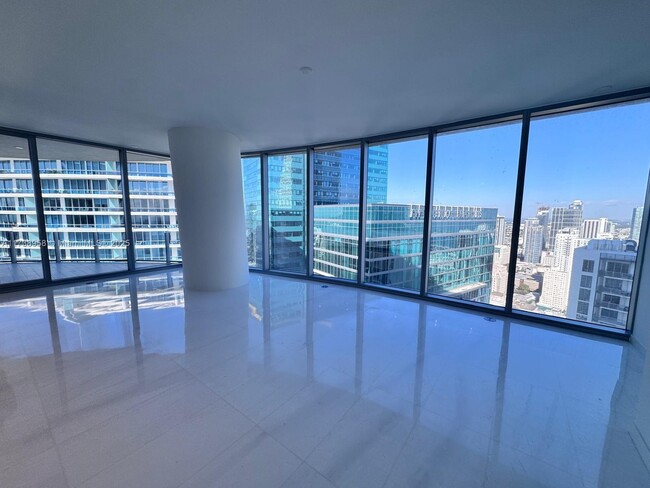 Foto del edificio - 300 Biscayne Blvd Way