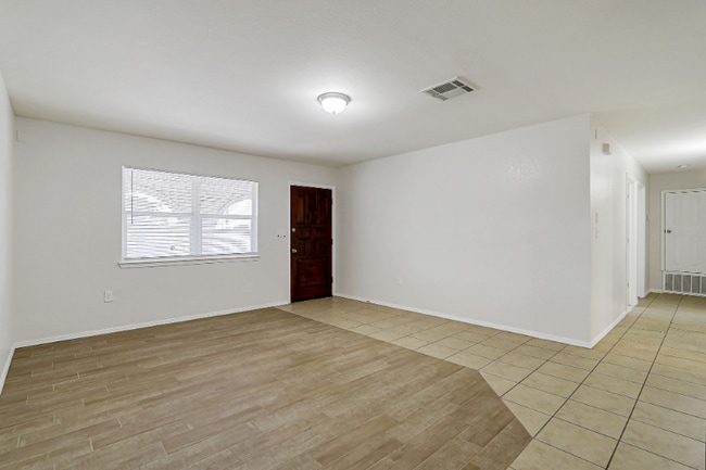 Building Photo - 3214 N Stanton St